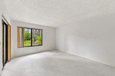5640 Fairway Park Drive #101, Boynton Beach FL - photo 16 of 36