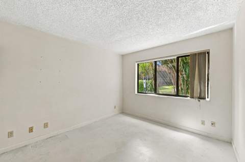 5640 Fairway Park Drive #101, Boynton Beach FL - photo 23 of 36