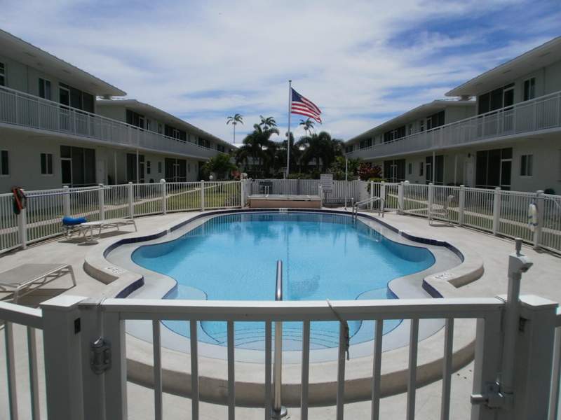 1 bedroom Stock Cooperative at 2100 NE 38th Street #110, Tarelton Manor Apts Co-Op, Lighthouse Point — photo 4