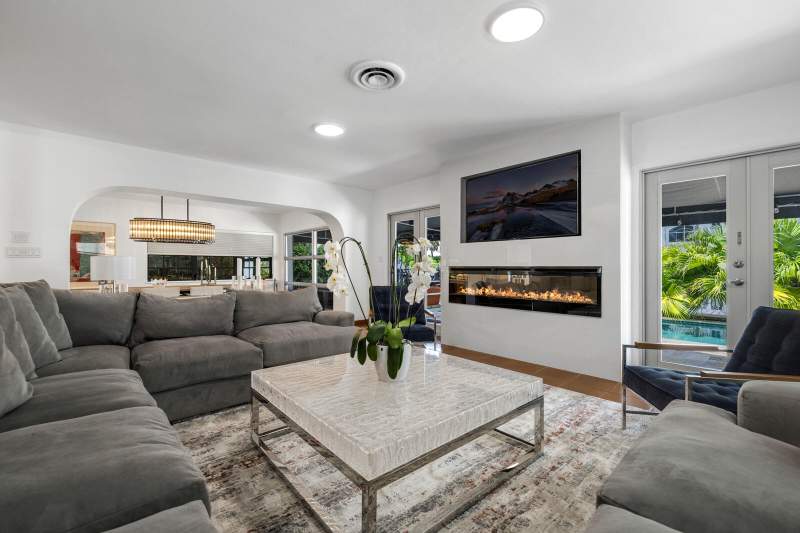 3 bedroom Single Family Residence at 325 Coconut Isle Drive, Las Olas Isles, Fort Lauderdale — photo 3