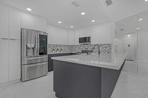 7690 Tahiti Lane #202, Lake Worth FL - photo 6 of 29