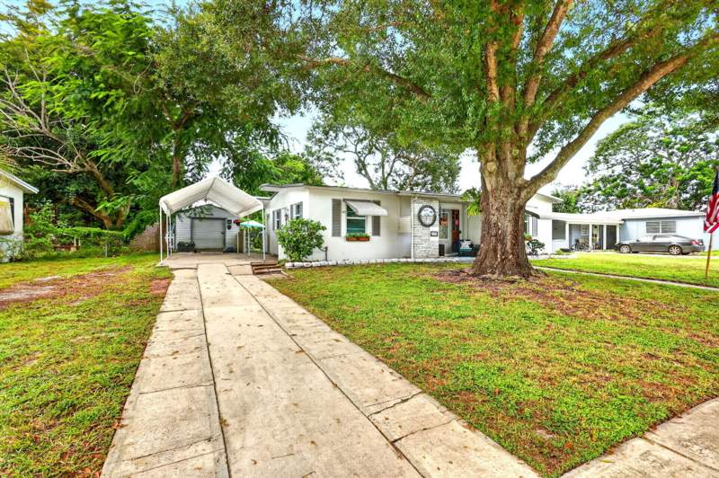 2 bedroom Single Family Residence at 185 SE Serenata Court, River Park Unit 5, Port St. Lucie — photo 2