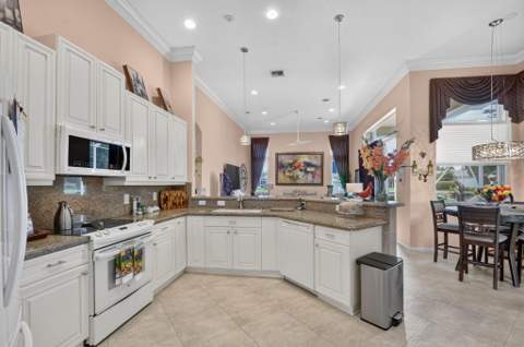 9320 Caserta Street, Lake Worth FL - photo 16 of 99