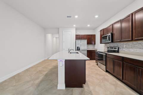 4488 Appleton Circle, Oakland Park FL - photo 12 of 82