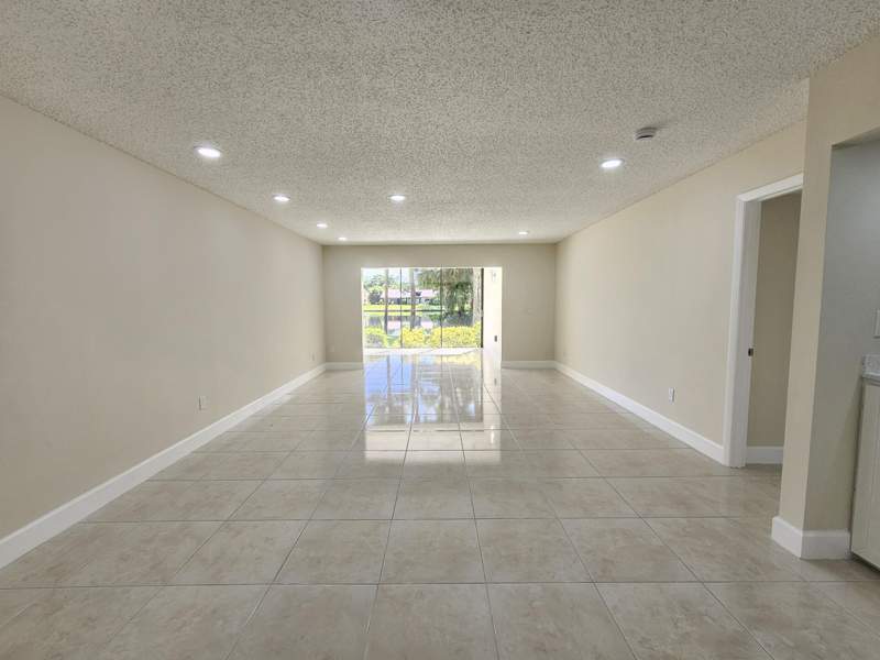 2 bedroom Condominium at 21815 Arriba Real #12e, Glades of Boca Lago, Boca Raton — photo 4