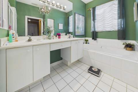 7032 Cataluna Circle, Delray Beach FL - photo 19 of 33
