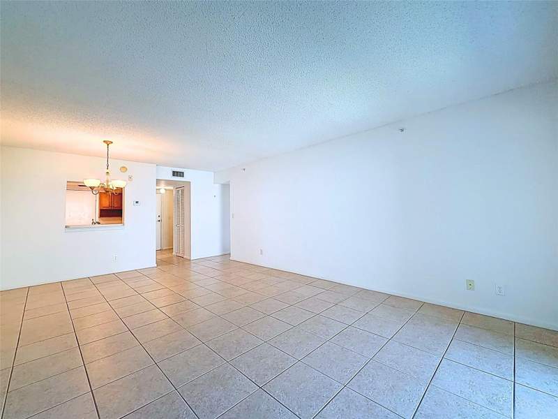 2 bedroom Condominium at 4025 N Federal Highway #227B, Kings Park Garden Apts Condo, Oakland Park — photo 4