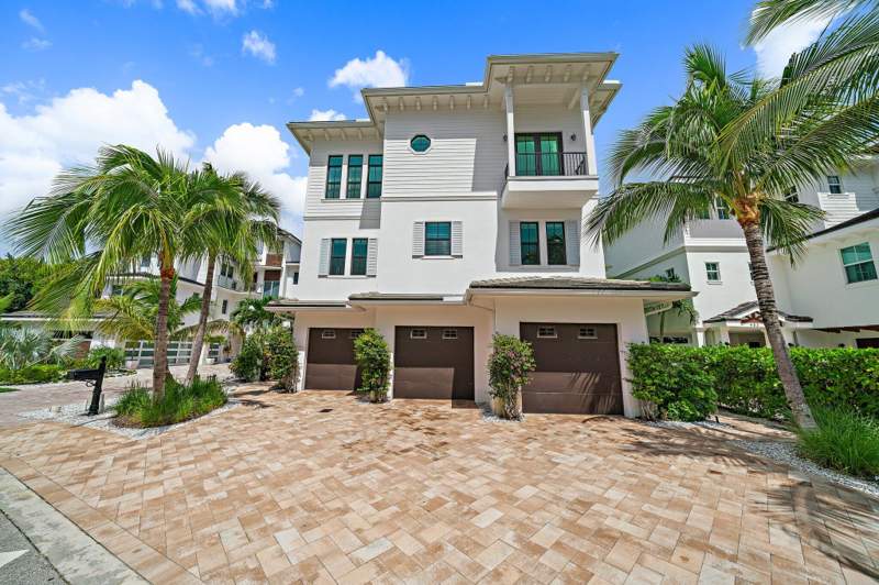 5 bedroom Single Family Residence at 481 Ocean Ridge Way, Ocean Winds Of Juno Beach Repl, Juno Beach — photo 2