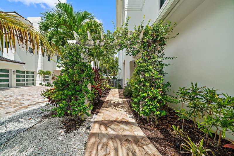 5 bedroom Single Family Residence at 481 Ocean Ridge Way, Ocean Winds Of Juno Beach Repl, Juno Beach — photo 5