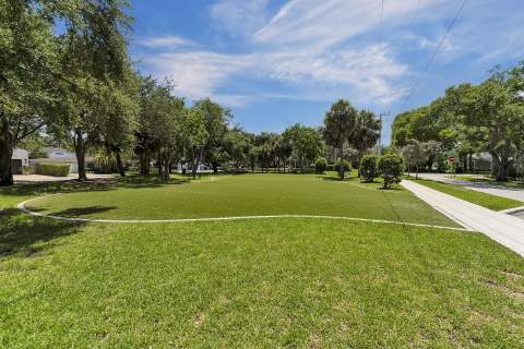 805 SE 10th Street, Fort Lauderdale FL - photo 10 of 33