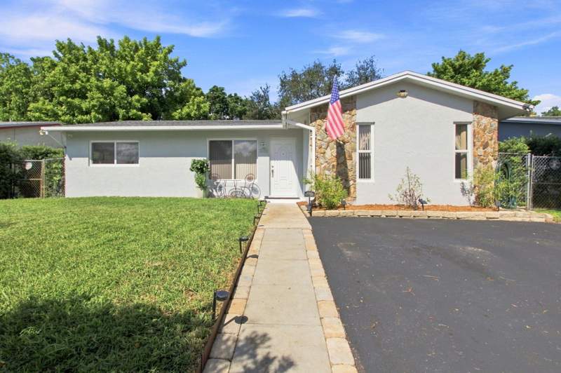 3 bedroom Single Family Residence at 3130 N 72nd Terrace, Driftwood Estates No 24, Hollywood — photo 2