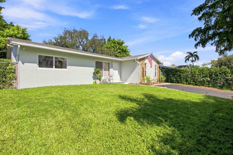 3 bedroom Single Family Residence at 3130 N 72nd Terrace, Driftwood Estates No 24, Hollywood — photo 3