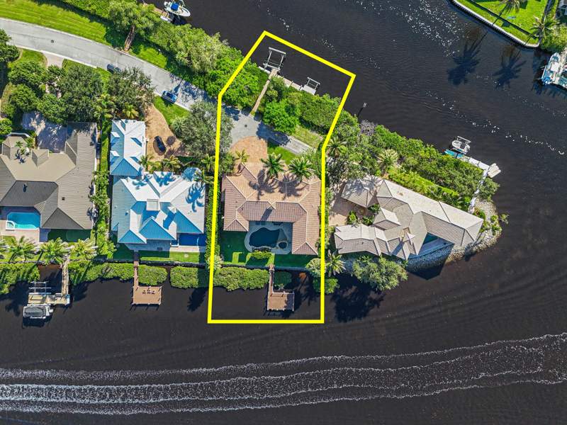 5 bedroom Single Family Residence at 18519 SE Palm Island Lane, Jupiter River Estates, Jupiter — photo 5