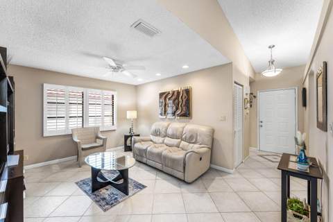 6375 Kings Gate Circle, Delray Beach FL - photo 9 of 46