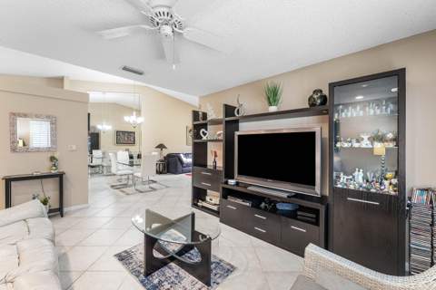 6375 Kings Gate Circle, Delray Beach FL - photo 10 of 46
