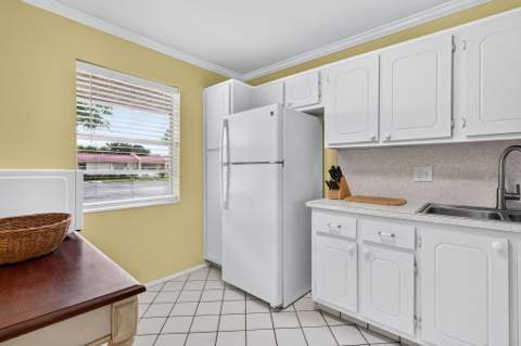 125 Lake Anne Drive #125, West Palm Beach FL - photo 12 of 37