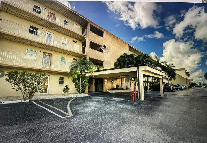 1 bedroom Condominium at 300 NE 26th Avenue #1080, Village Royale Greenhill Condo, Boynton Beach — photo 4