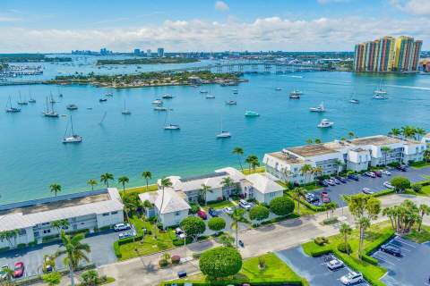 1071 Sugar Sands Boulevard #8, Singer Island FL - photo 17 of 70