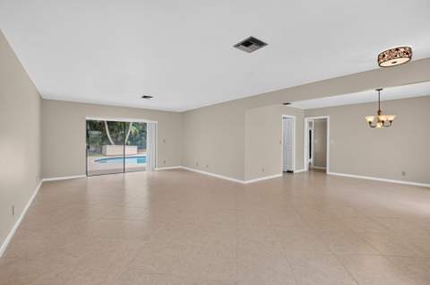 4441 Saint Andrews Drive, Boynton Beach FL - photo 13 of 48