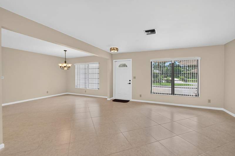 3 bedroom Single Family Residence at 4441 Saint Andrews Drive, Pine Tree Golf Club, Boynton Beach — photo 3