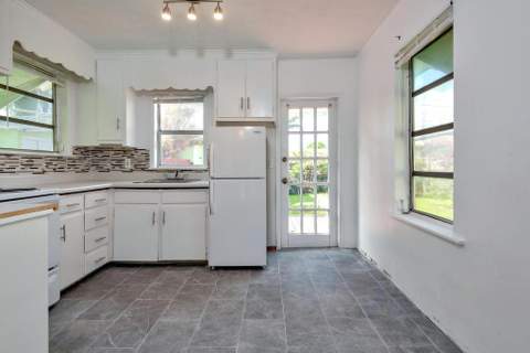 713 10th Avenue, Lake Worth Beach FL - photo 8 of 31