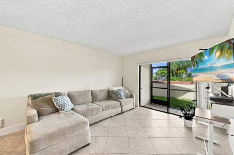 6585 Somerset Drive #102, Boca Raton FL - photo 9 of 29