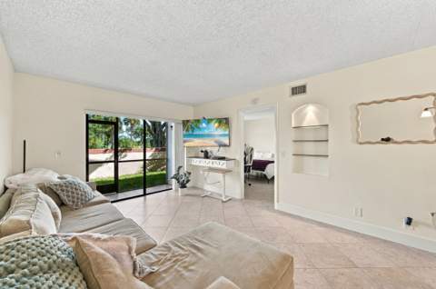 6585 Somerset Drive #102, Boca Raton FL - photo 8 of 29