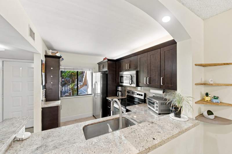 2 bedroom Condominium at 6585 Somerset Drive #102, Kensington Walk Condo, Boca Raton — photo 3