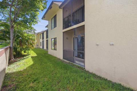 6585 Somerset Drive #102, Boca Raton FL - photo 23 of 29