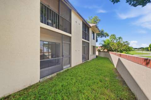 6585 Somerset Drive #102, Boca Raton FL - photo 24 of 29