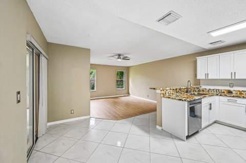 6520 NW 41st Terrace, Coconut Creek FL - photo 13 of 50
