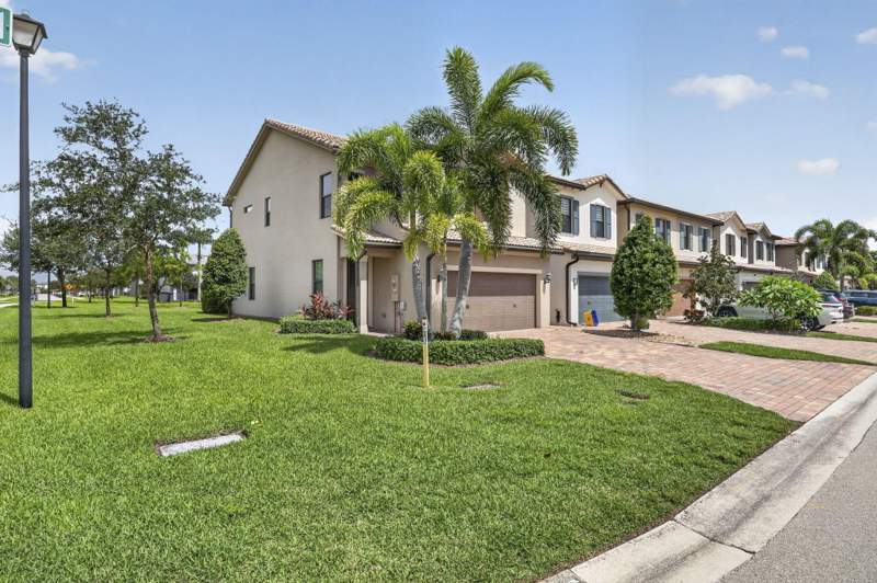 3 bedroom Townhouse at 8245 Cadre Noir Road, Fields At Gulfstream Polo, Lake Worth — photo 2