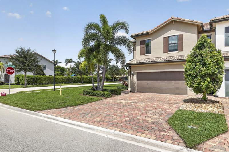 3 bedroom Townhouse at 8245 Cadre Noir Road, Fields At Gulfstream Polo, Lake Worth — photo 3