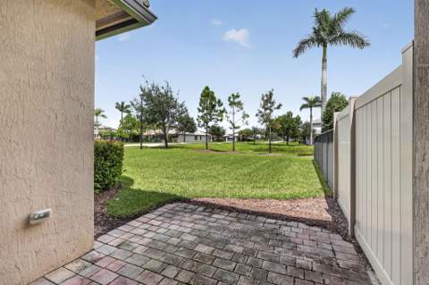 8245 Cadre Noir Road, Lake Worth FL - photo 6 of 96