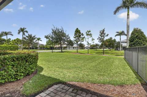 8245 Cadre Noir Road, Lake Worth FL - photo 8 of 96