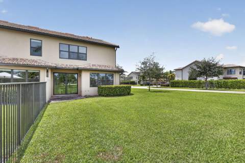 8245 Cadre Noir Road, Lake Worth FL - photo 9 of 96
