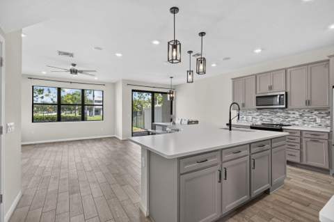 8245 Cadre Noir Road, Lake Worth FL - photo 18 of 96