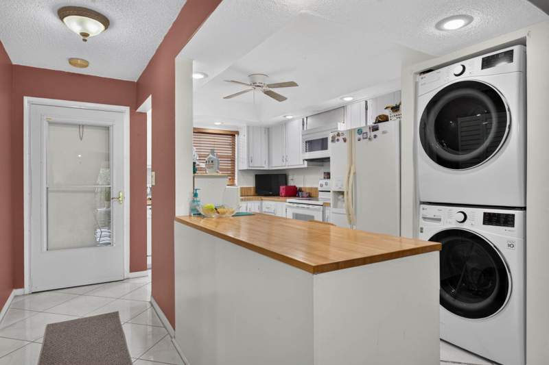 2 bedroom Condominium at 5860 NW 44th Street #510, Hi Greens Of Inverrary Phase II, Lauderhill — photo 5