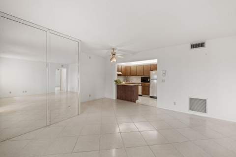 324 Knotty Pine Circle #B-2, Greenacres FL - photo 11 of 30