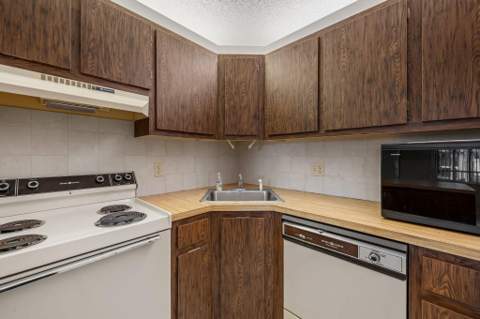 324 Knotty Pine Circle #B-2, Greenacres FL - photo 14 of 30