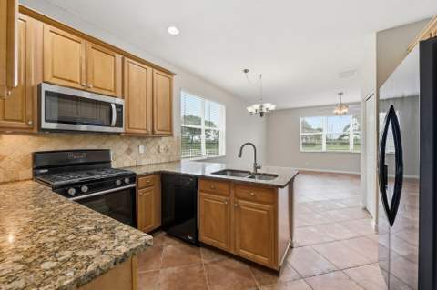 223 Berenger Walk, Royal Palm Beach FL - photo 16 of 35