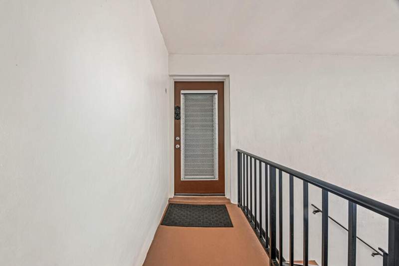 1 bedroom Condominium at 445 Lake Frances Drive #445, Golden Lakes Village Condo 1 Thru 13-A, West Palm Beach — photo 2