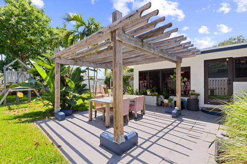 3 bedroom Single Family Residence at 336 SW 20th Street, Lauderdale, Fort Lauderdale — photo 2