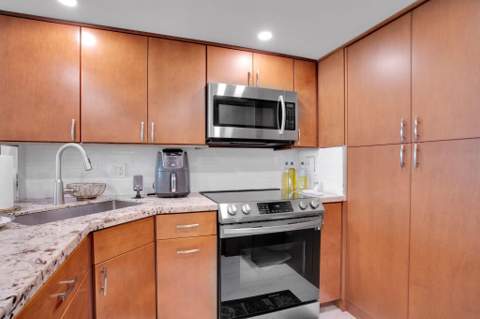 3015 N Ocean Boulevard #8B, Fort Lauderdale FL - photo 6 of 38