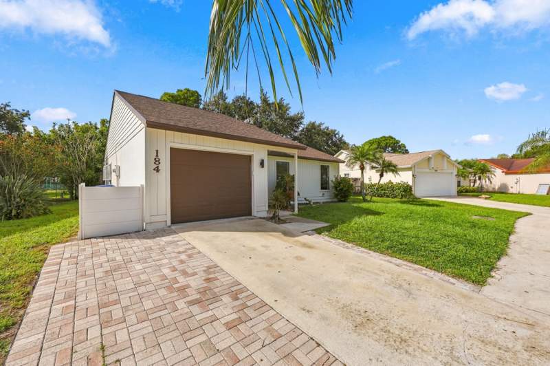 3 bedroom Single Family Residence at 184 Greentree Circle, Jupiter Village Ph Ix, Jupiter — photo 2