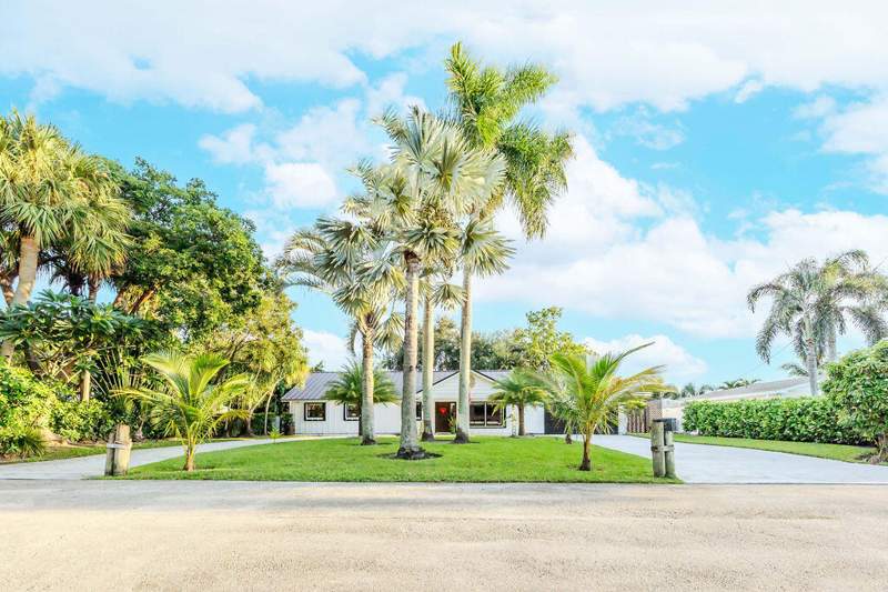 4 bedroom Single Family Residence at 2024 Palmetto Road, Lake Clarke Mnr, West Palm Beach — photo 2