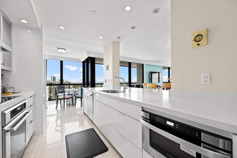 2 bedroom Condominium at 4100 N Ocean Drive #2304, Martinique 2 Condo, Singer Island — photo 3