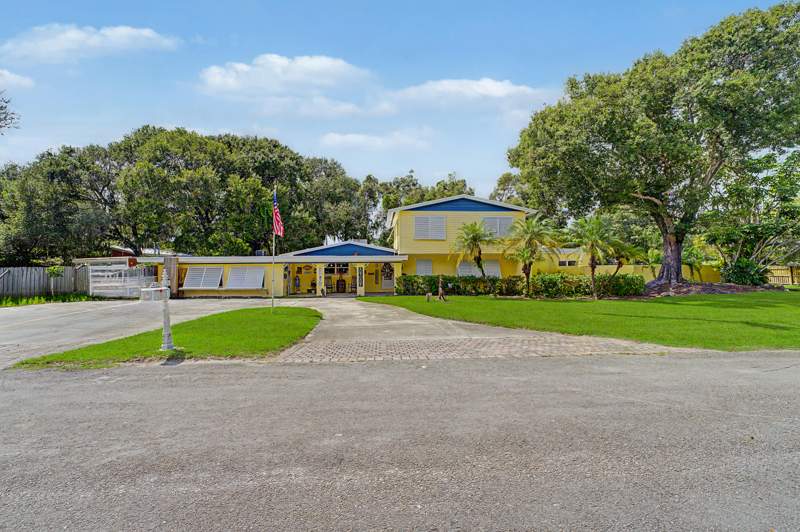 4 bedroom Single Family Residence at 3117 Maravilla Boulevard, Maravilla Heights Subdivision, Fort Pierce — photo 2