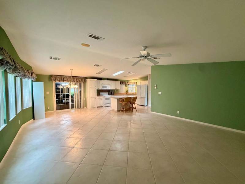 2 bedroom Manufactured Home at 8110 9th Hole Drive, The Links At Savanna Club, Port St. Lucie — photo 5