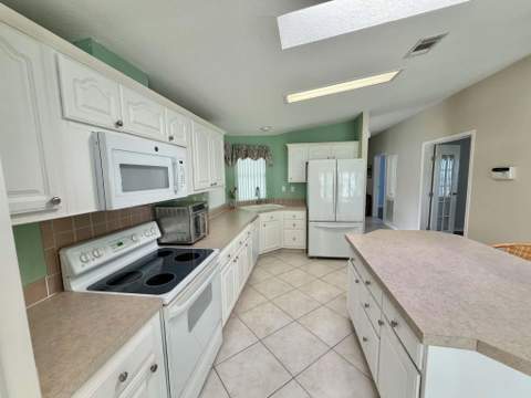 8110 9th Hole Drive, Port St. Lucie FL - photo 11 of 31